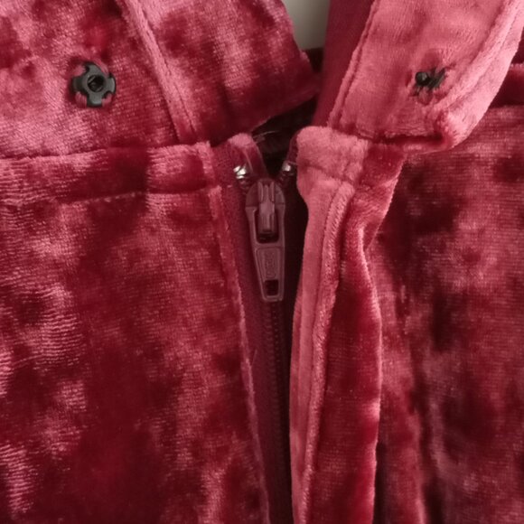 'KARLIE' Velvet Jumpsuit Size S Berry NWT - Picture 7 of 16